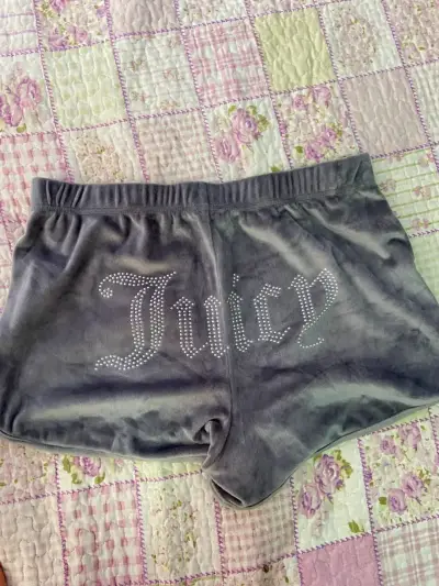 Shorts de terciopelo gris con diseño Juicy - miniatura 1