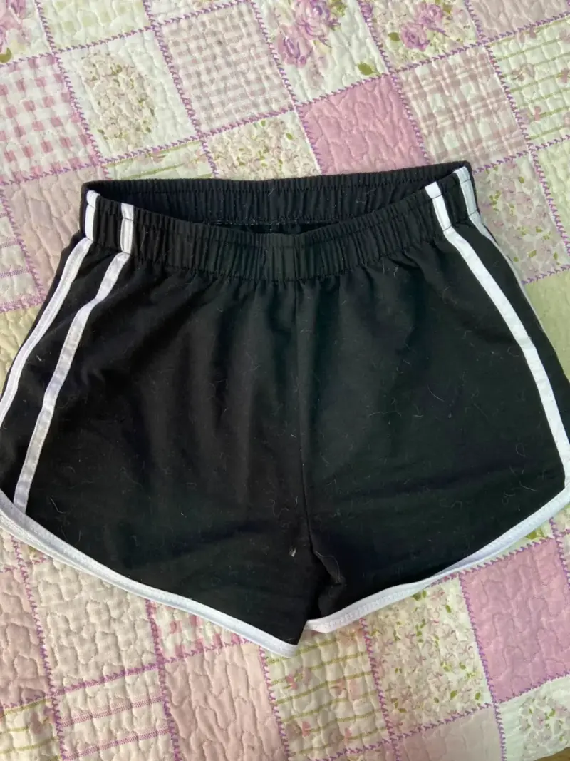 Shorts de terciopelo gris con diseño Juicy - 6