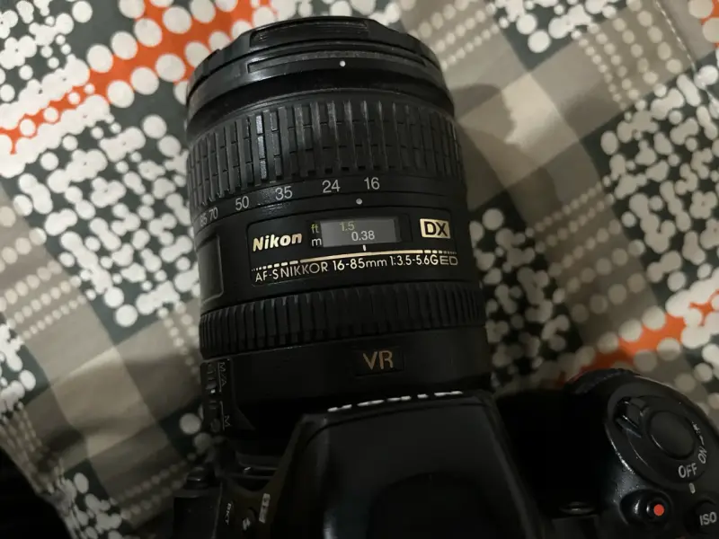 Cámara Nikon D7500 con Lentes Variados - 5