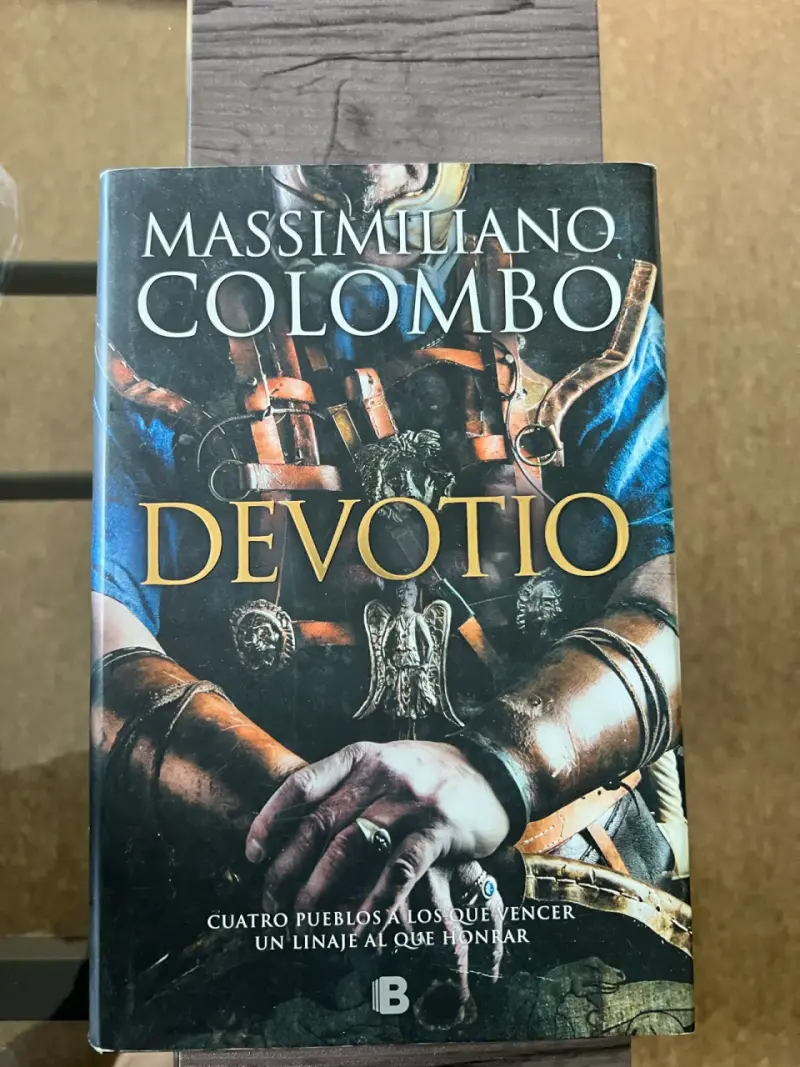 Libro 'Devotio' de Massimiliano Colombo