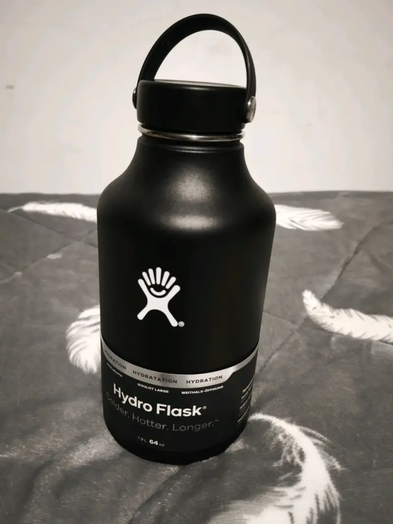 Botella térmica negra Hydro Flask 1.9L - 1