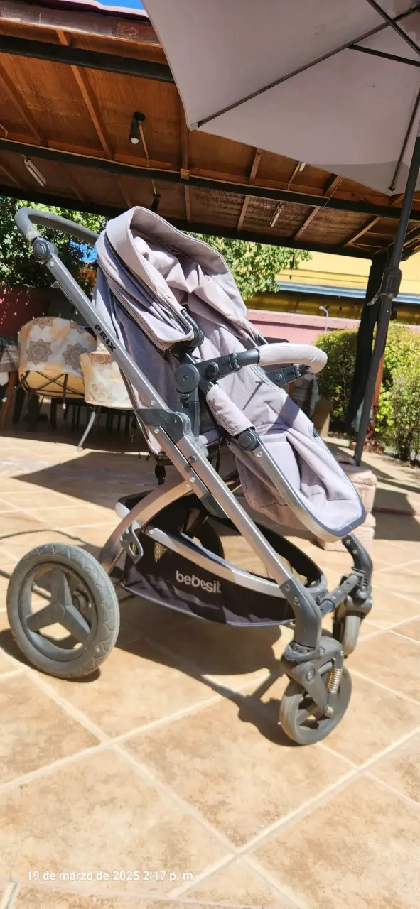 Coche de bebé Bebesit gris con capota ajustable - 4