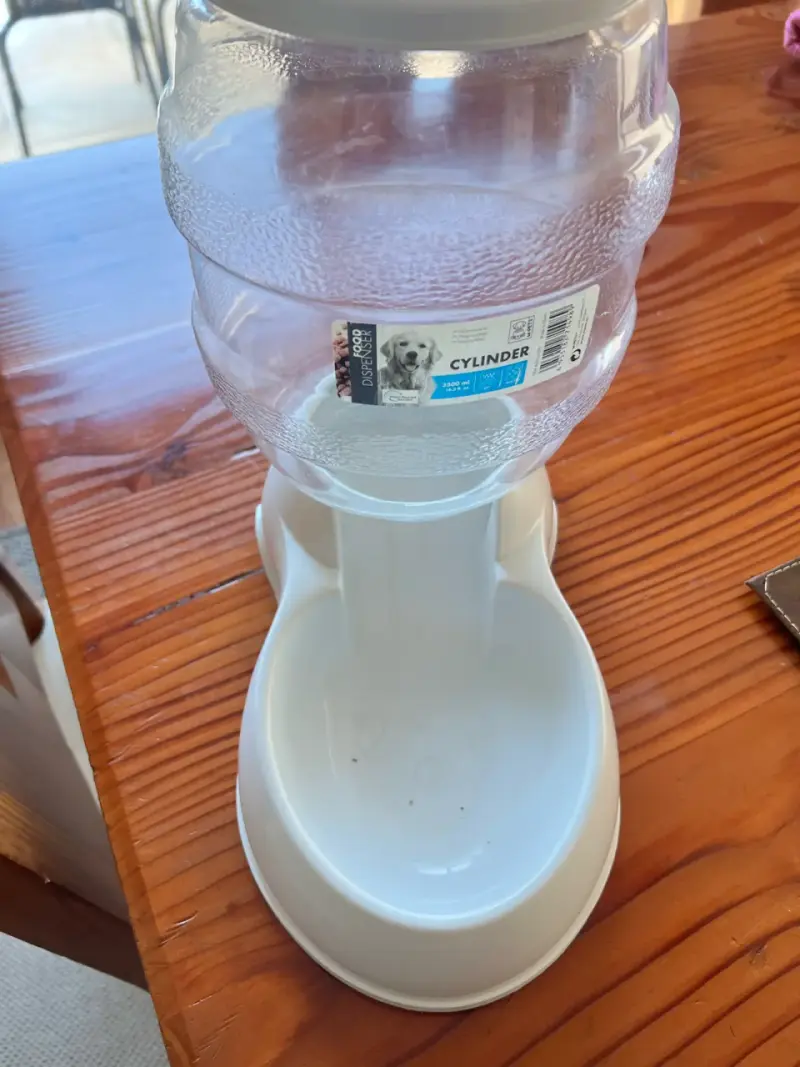 Dispensador de comida para mascotas 3.5L - 1