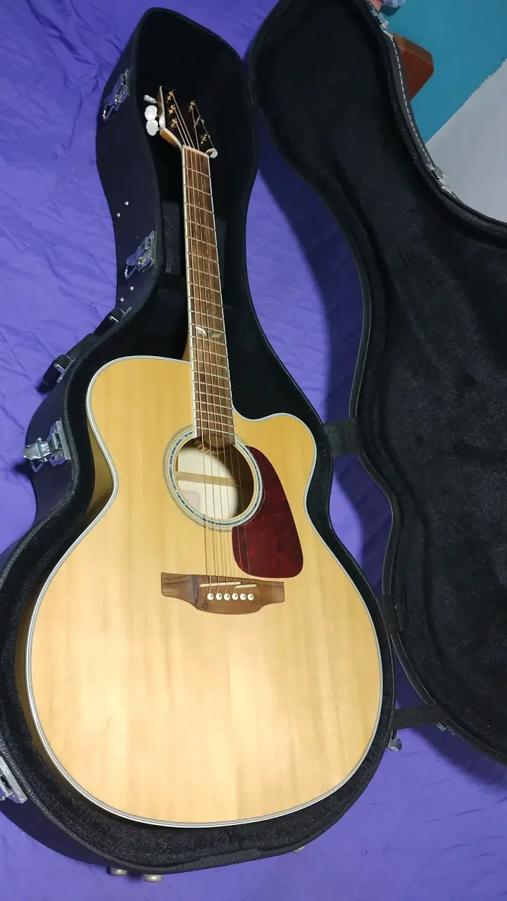 Guitarra electroacústica Takamine GJ72CE con es
