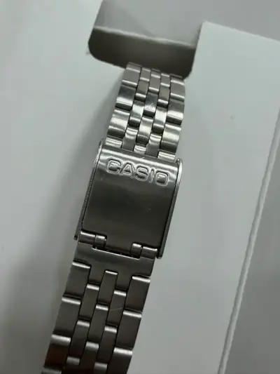 Reloj Casio Vintage Digital con Flores - miniatura 3