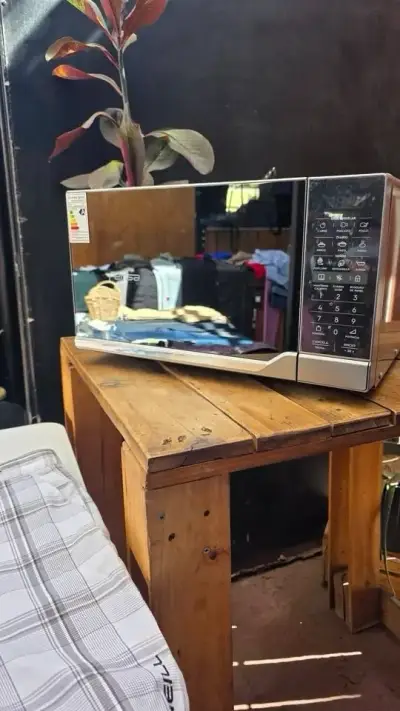 Microondas Fensa 25 Litros Casi Nuevo - miniatura 2