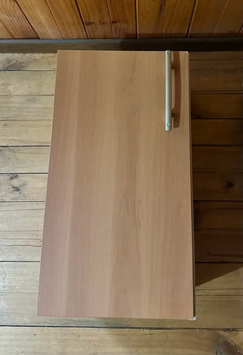 Armario de Madera con Puerta y Estante - 2
