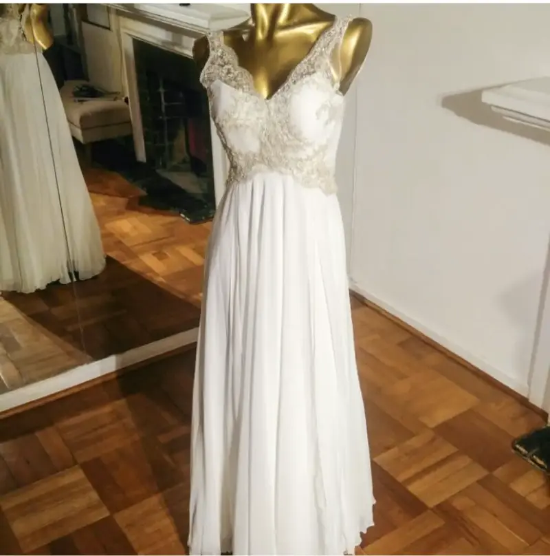 Vestido de novia blanco con encaje elegante
