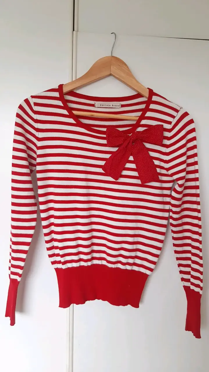 Polera a rayas rojo y blanco con lazo - 1