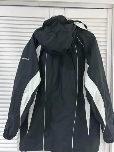 Chaqueta impermeable Columbia negra y blanca - miniatura 3