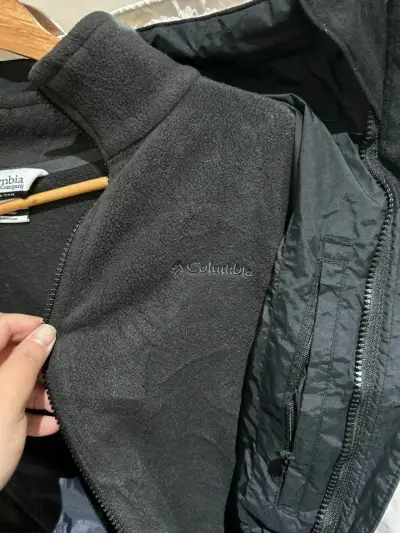Chaqueta impermeable Columbia negra y blanca - miniatura 4