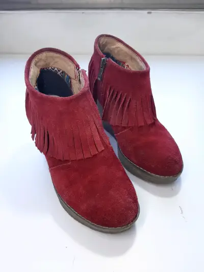 Botines de gamuza rojos con flecos - miniatura 1