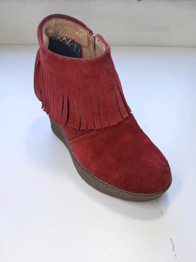 Botines de gamuza rojos con flecos - 2