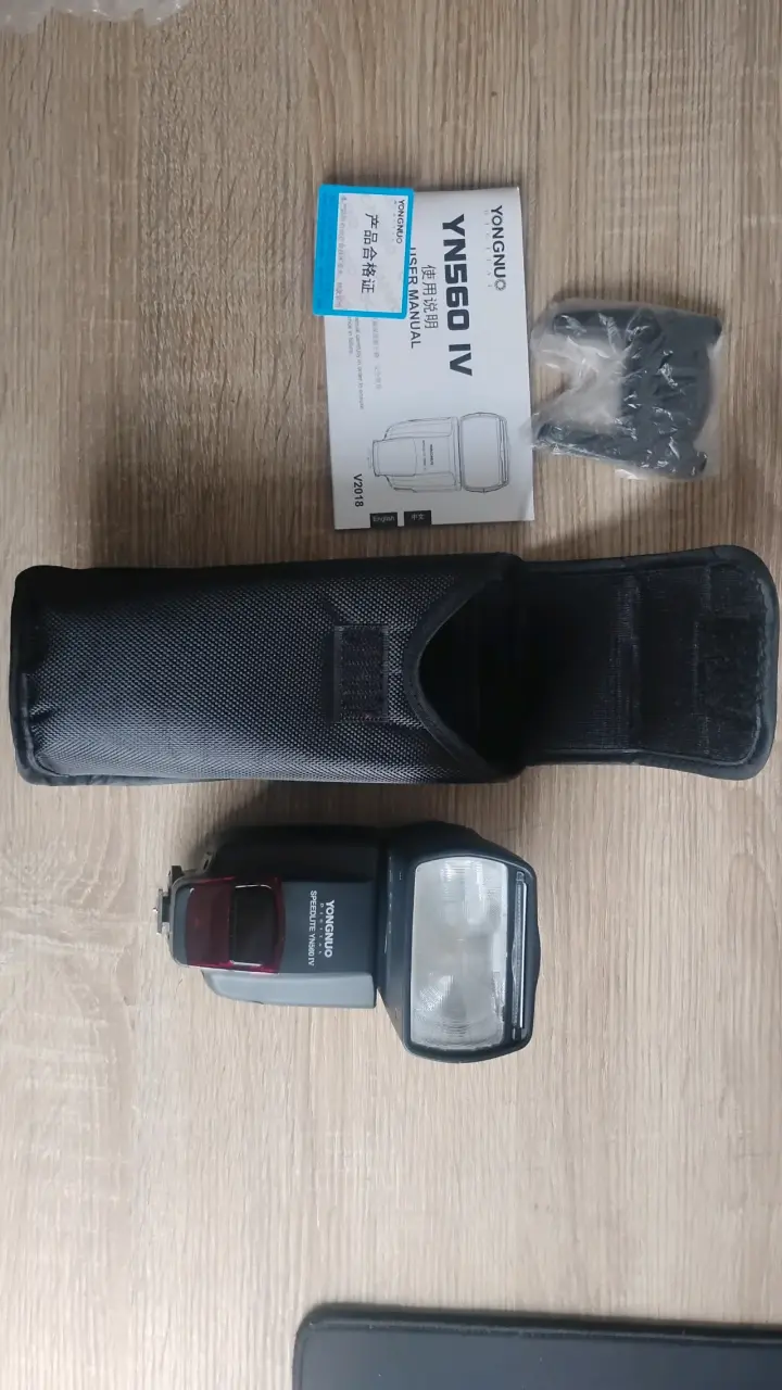 Flash Yongnuo Speedlite YN560 IV con estuche - 1
