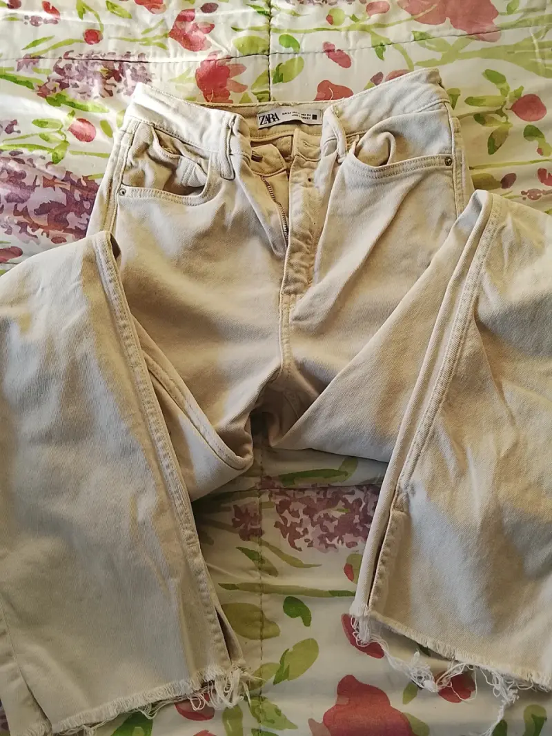 Chaqueta de cuero rosada y otras prendas - 6