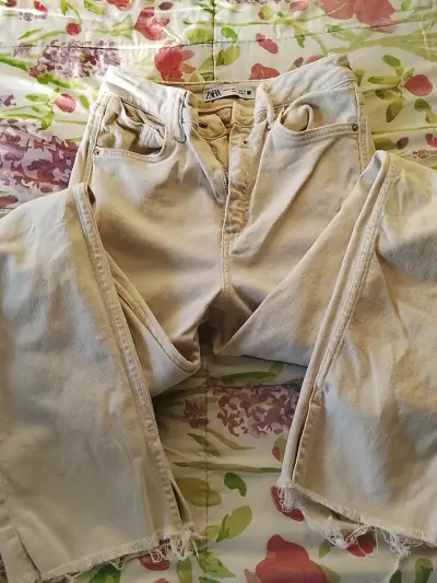 Chaqueta de cuero rosada y otras prendas - miniatura 6