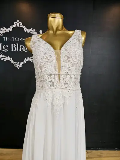 Vestido de Novia Blanco con Encaje Floral - miniatura 1