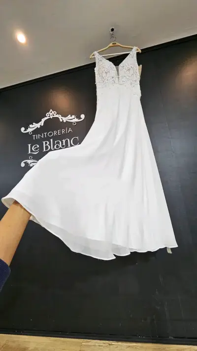 Vestido de Novia Blanco con Encaje Floral - miniatura 6