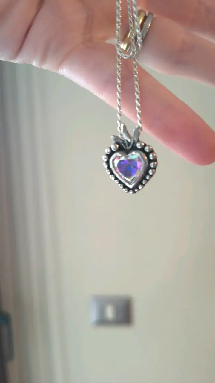 Collar con dije de corazón morado - 5