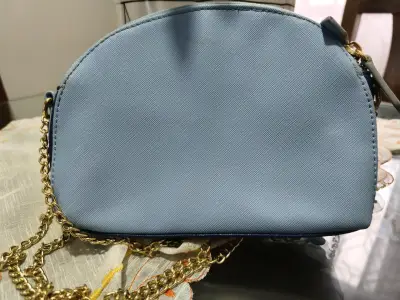 Cartera Guess azul con cadena dorada - miniatura 2