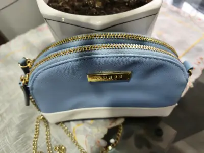 Cartera Guess azul con cadena dorada - miniatura 3
