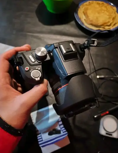 Cámara digital con accesorios y estuche S210 - miniatura 1