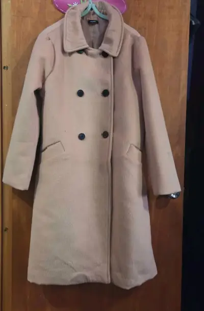 Abrigo largo beige con botones - miniatura 1