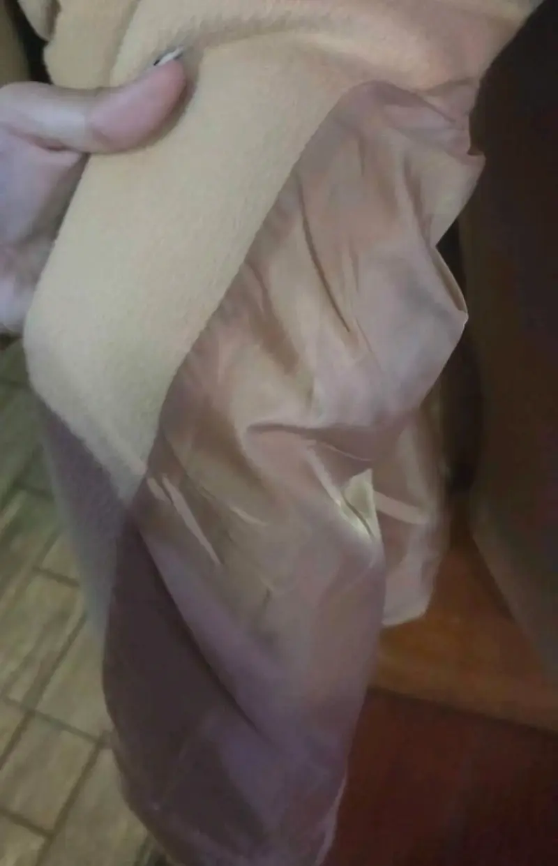 Abrigo largo beige con botones - 3