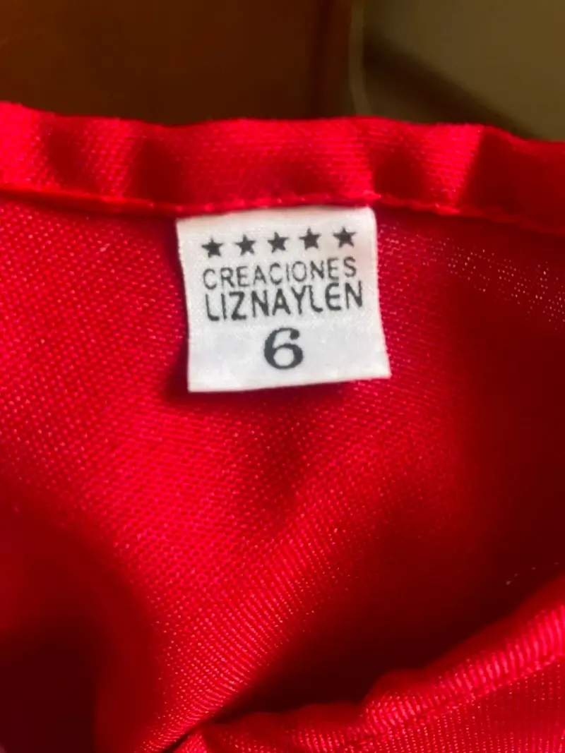 Vestido de niña rojo con volantes y encaje - 3