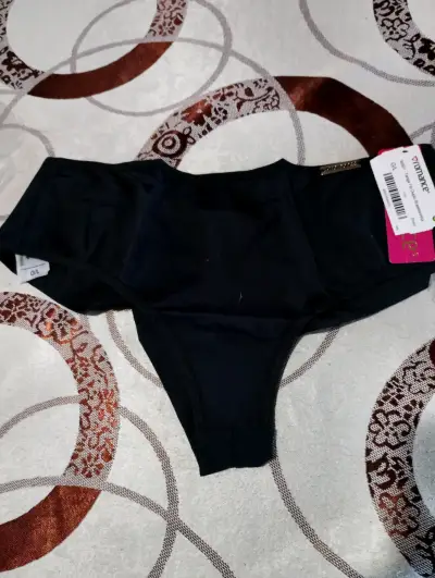 Calzón negro de encaje para mujer - miniatura 1