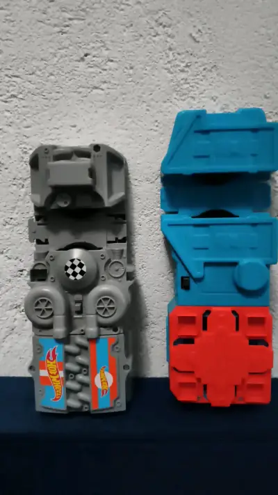 Pista de autos Hot Wheels con accesorios - miniatura 1