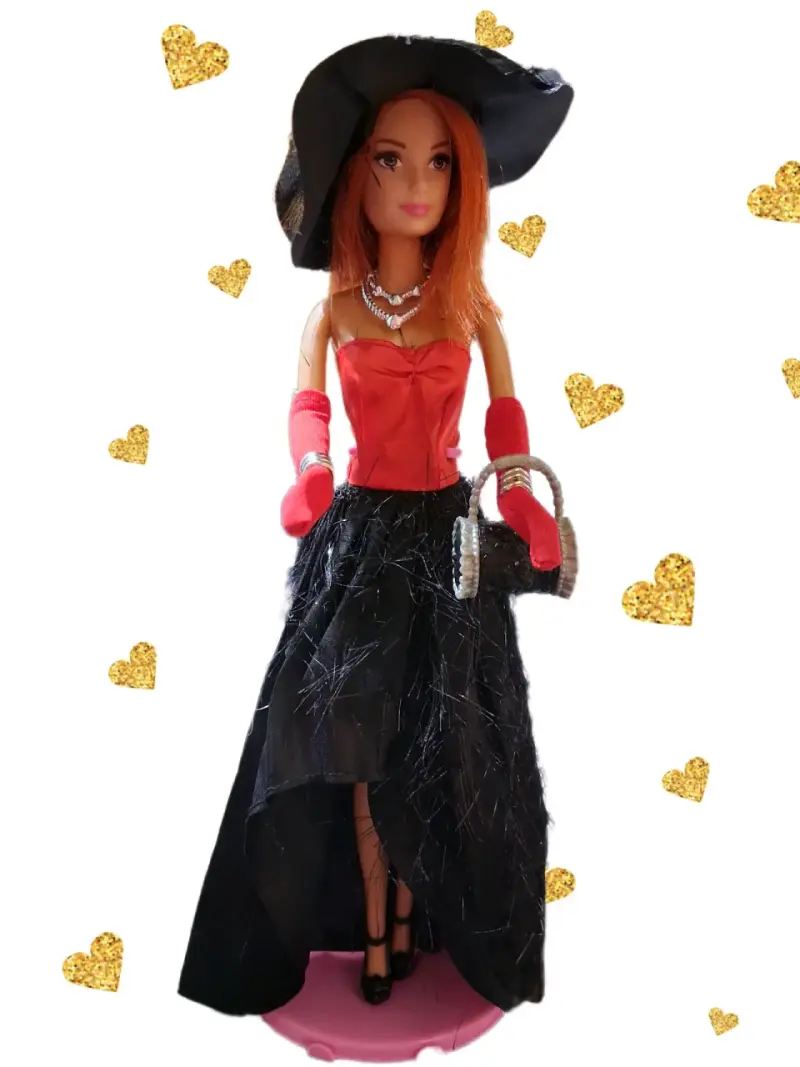Muñeca de moda con vestidos elegantes - 5