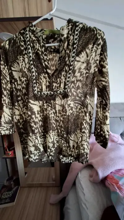 Blusa estampada de manga larga para mujer - miniatura 1