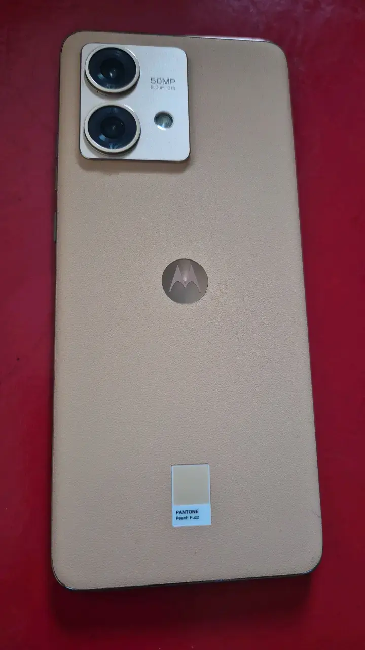 Smartphone Motorola Edge 40 Neo Pantone Peach Fuzz - 2