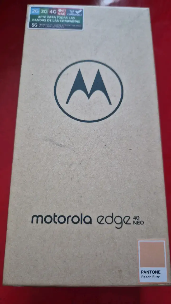 Smartphone Motorola Edge 40 Neo Pantone Peach Fuzz - 3