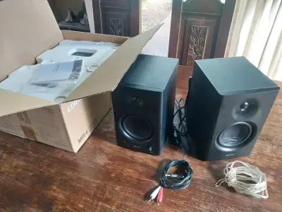 Parlantes de Estudio Edifier MR4 Negros - miniatura 1
