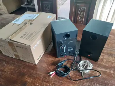 Parlantes de Estudio Edifier MR4 Negros - miniatura 2