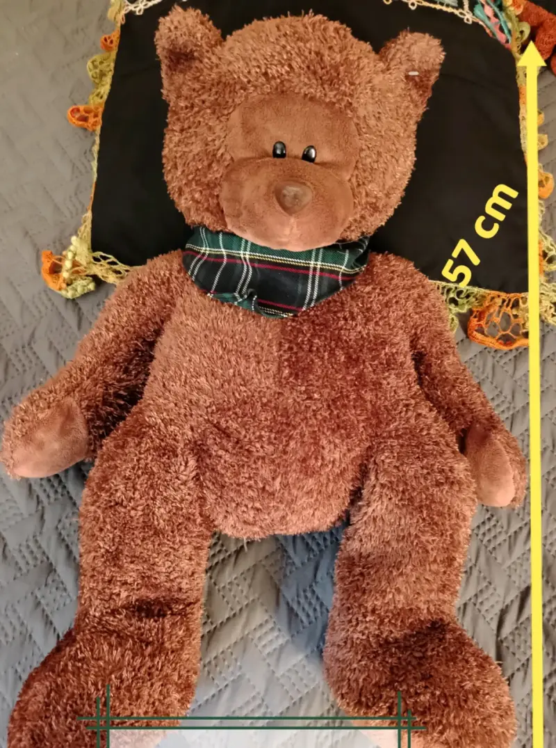 Osito de peluche grande con bufanda