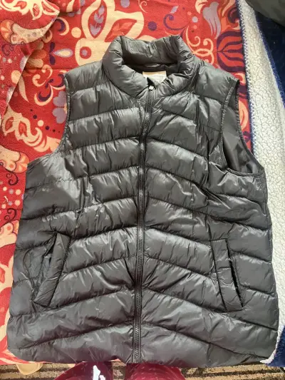 Chaleco acolchado negro sin mangas para Mujer. - miniatura 1