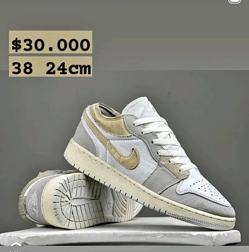 Zapatillas deportivas Nike blancas y beige talla 38