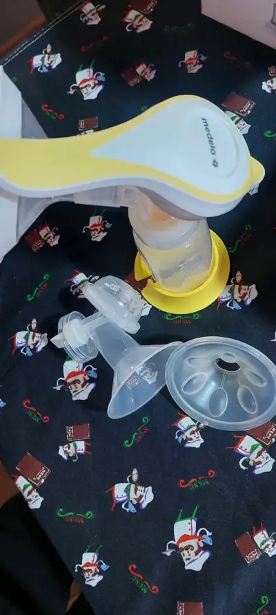 Extractor de Leche Manual Medela con Accesorios - miniatura 1