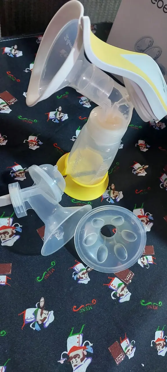 Extractor de Leche Manual Medela con Accesorios - 2