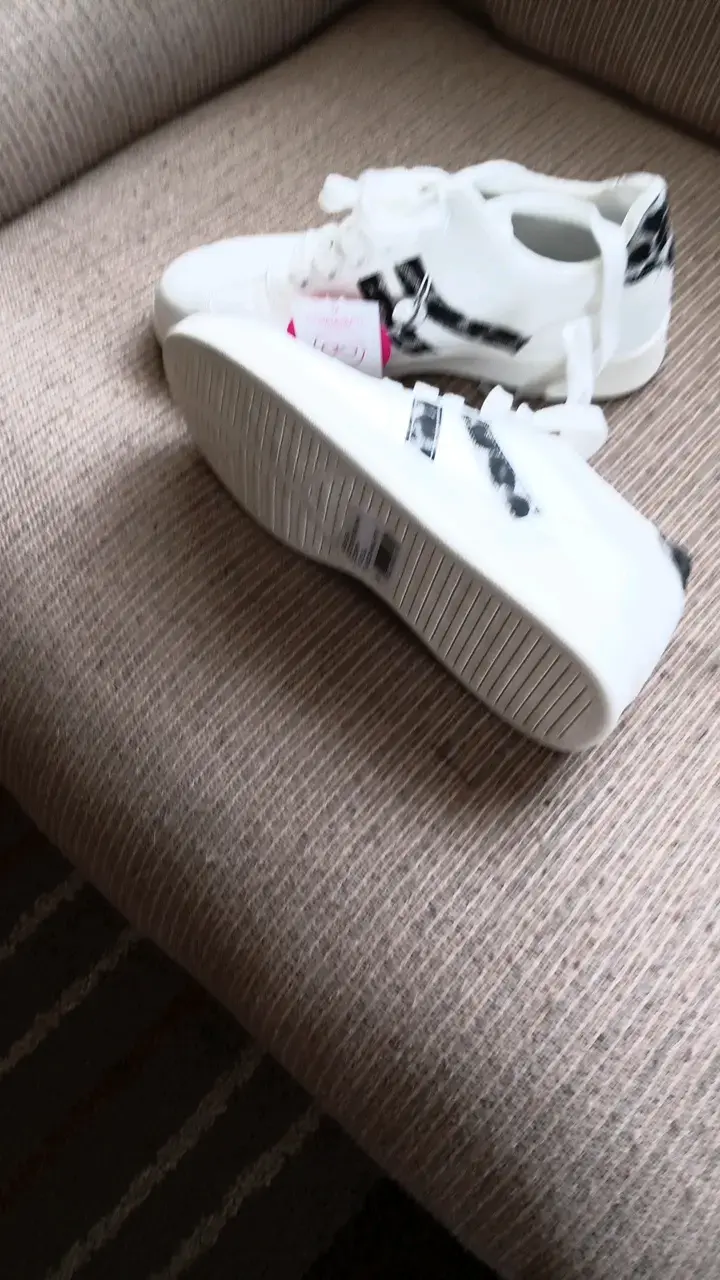 Zapatillas blancas con diseño animal print Azaleia - 2