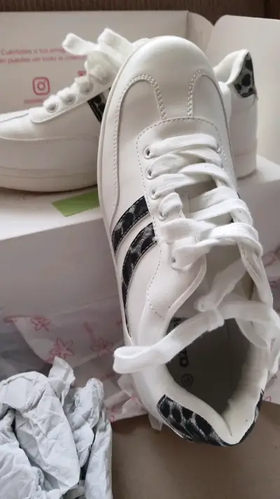 Zapatillas blancas con diseño animal print Azaleia - miniatura 5