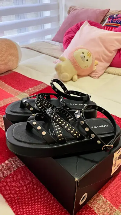 Sandalias negras con tachas C/Moran - miniatura 1