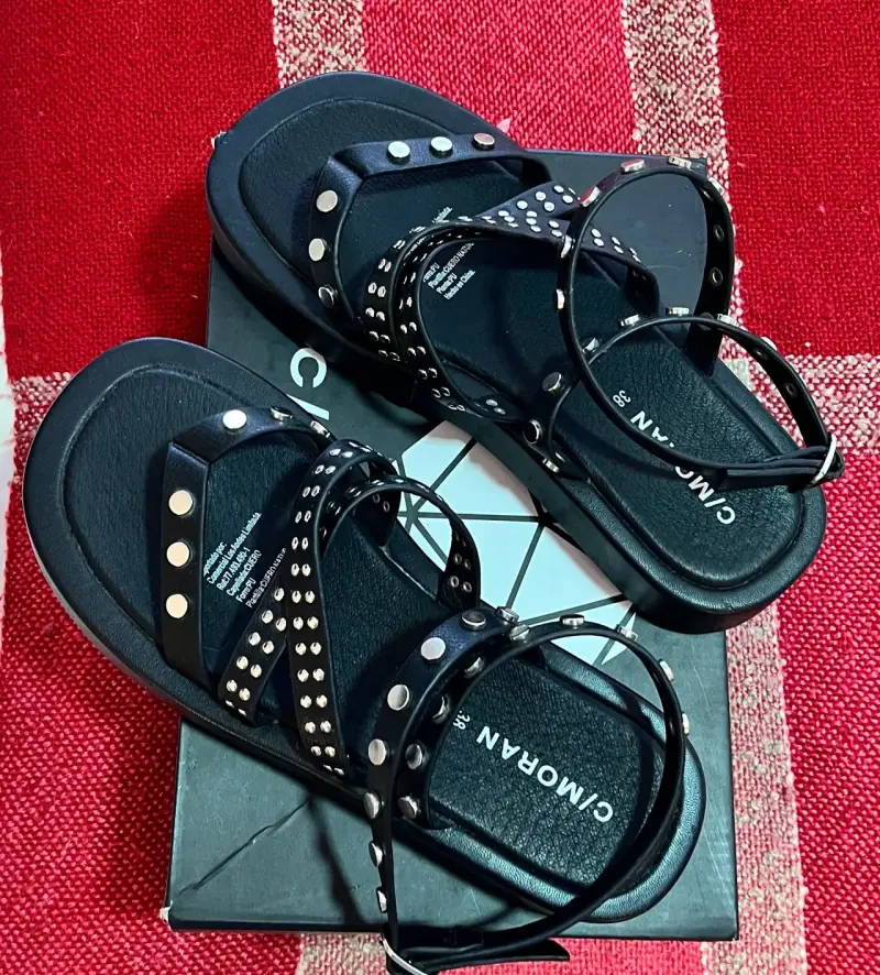 Sandalias negras con tachas C/Moran - 2