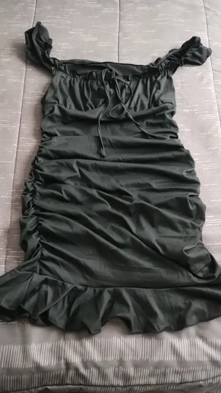 Vestido negro con volantes Shein talla M - 1