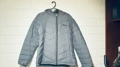 Chaqueta acolchada gris con capucha Ellesse - miniatura 1