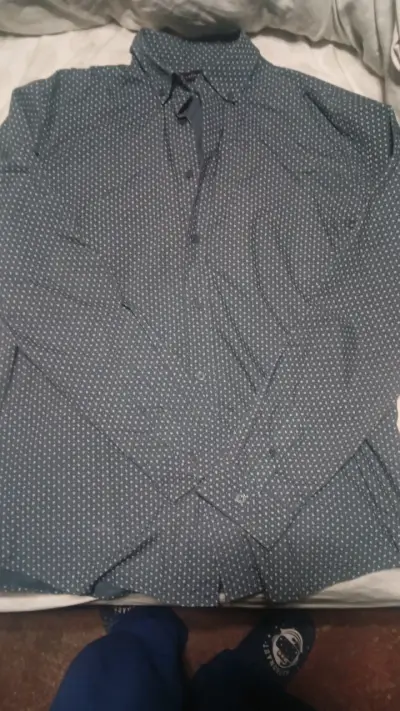 Camisa estampada DI Collection talla M - miniatura 2