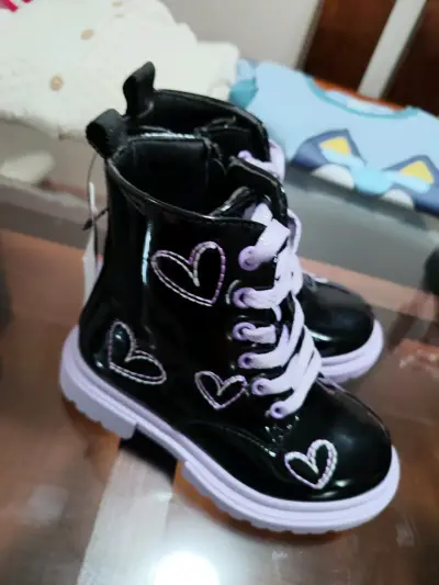 Botas negras - miniatura 2